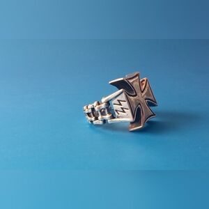 *RARE* Silver Star Iron Cross Ring